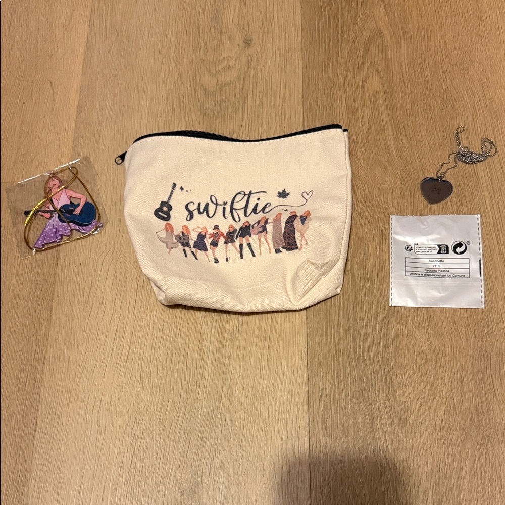 Taylor Swift “Swiftie” zippered pouch with ornament and necklace new!